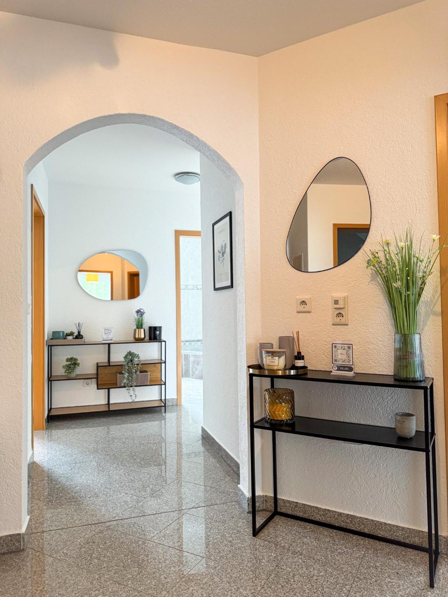 110Qm - 4 Zimmer - Privat Parkplatz - Zentral - Balkon - Mallibase Apartments Kassel Exteriör bild