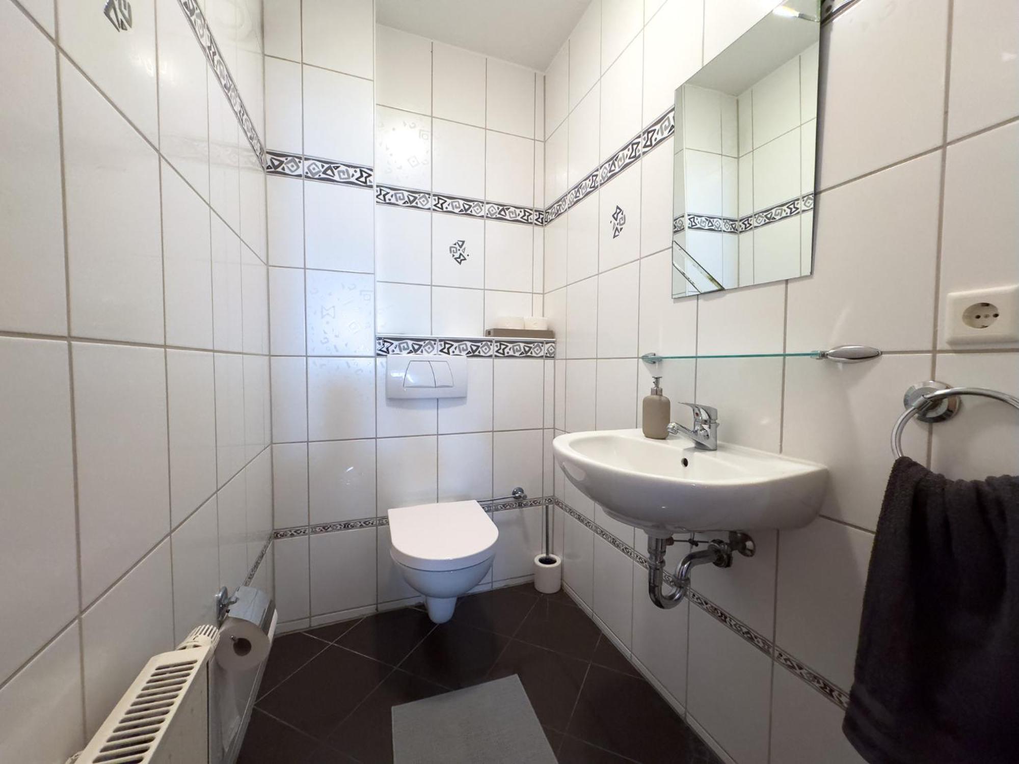 110Qm - 4 Zimmer - Privat Parkplatz - Zentral - Balkon - Mallibase Apartments Kassel Exteriör bild